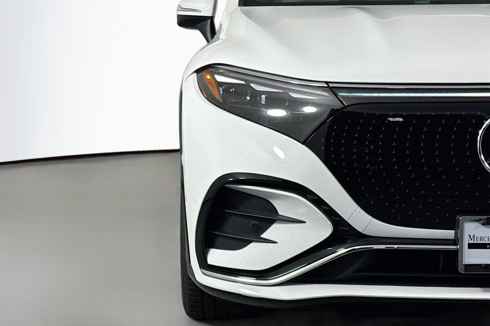 New 2026 Mercedes-Benz EQS 550 4MATIC SUV image 13