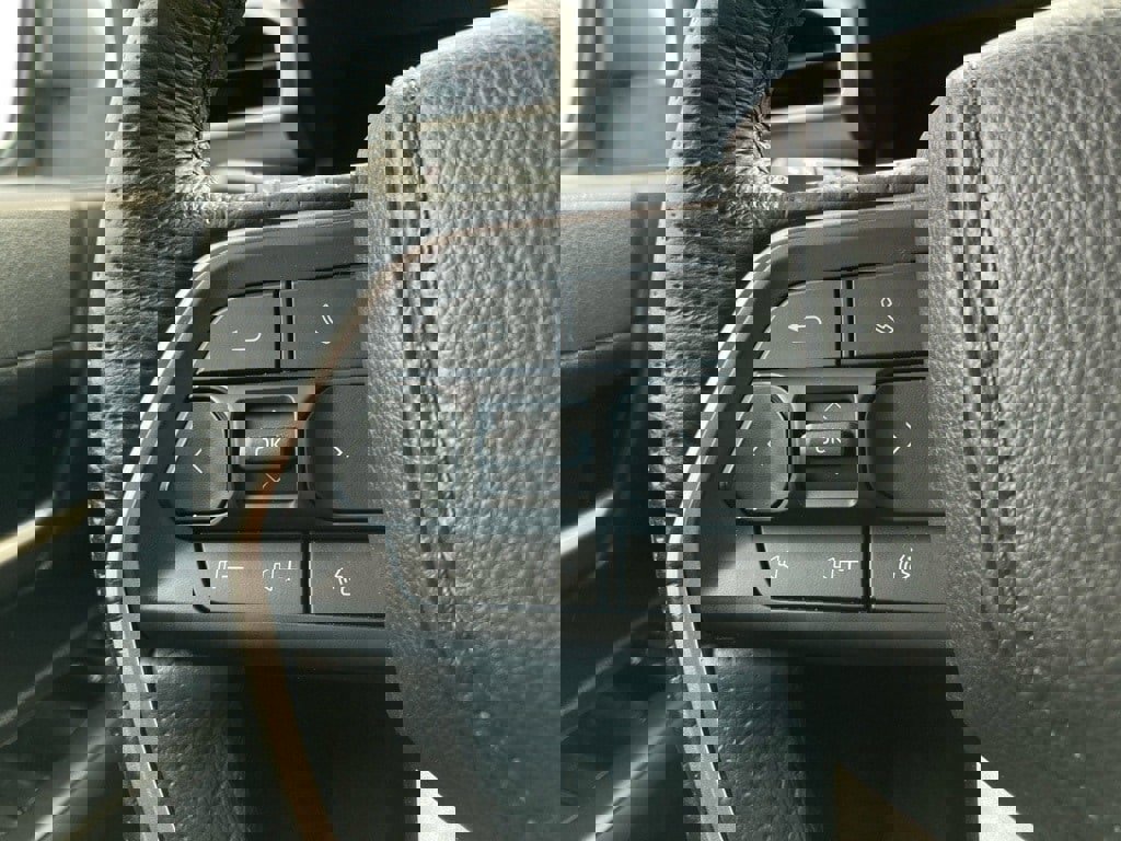 Certified 2025 Toyota Tacoma TRD Off-Road image 10