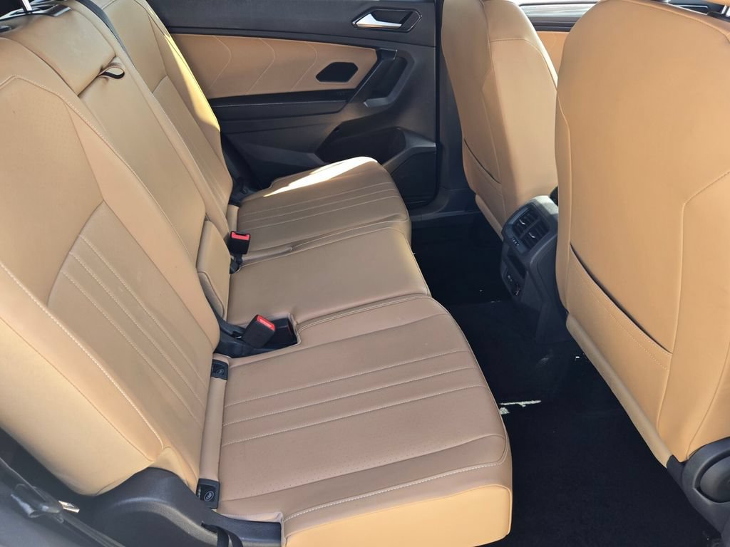 Certified 2024 Volkswagen Tiguan SE R-Line FWD image 18
