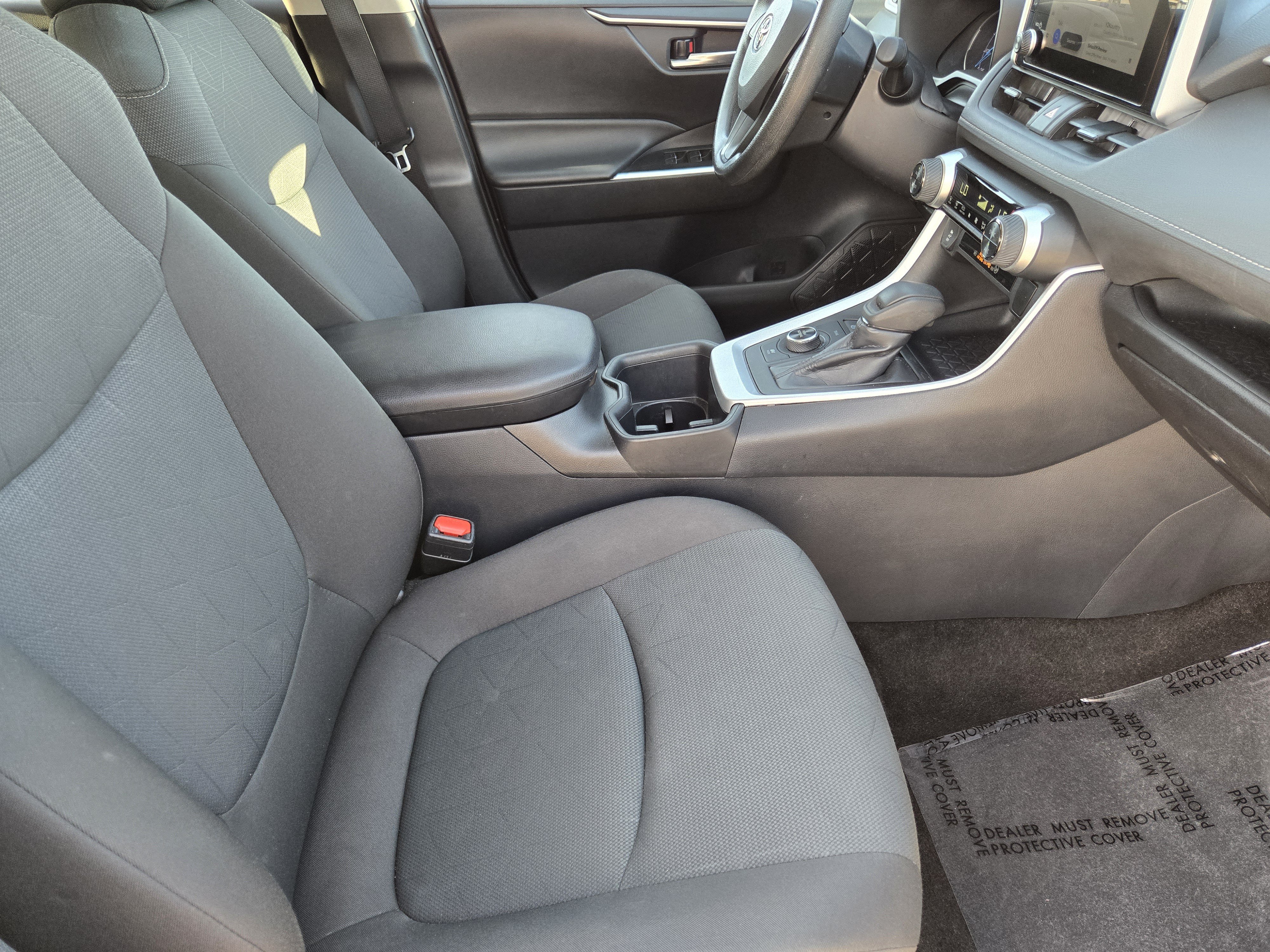 Used 2025 Toyota RAV4 XLE AWD/4WD image 10
