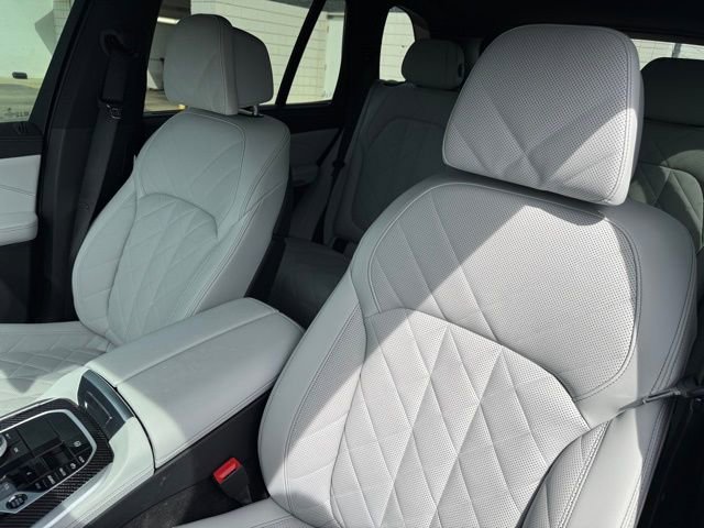 Certified 2025 BMW X5 M60i w/ Executive Package image 17