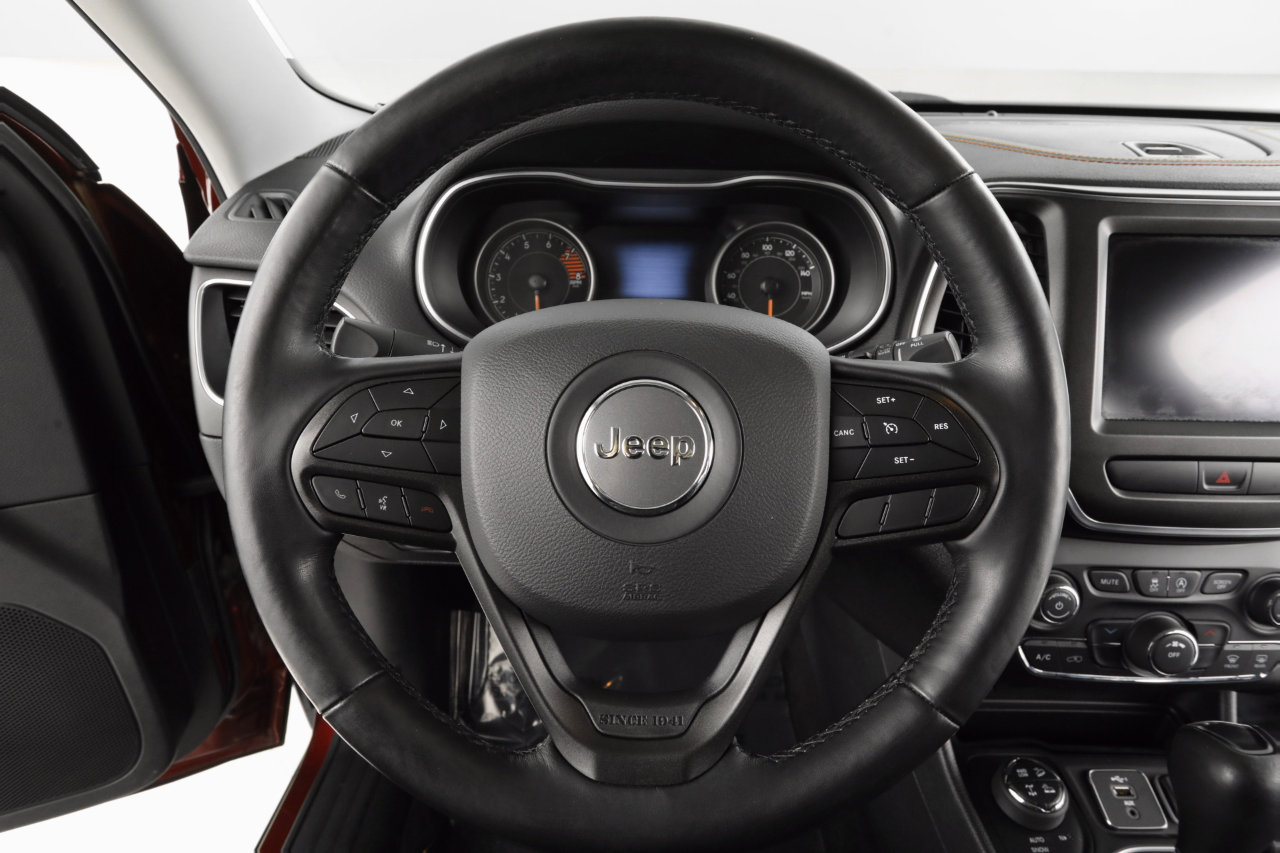 Used 2020 Jeep Cherokee Trailhawk w/ Cold Weather Group image 13