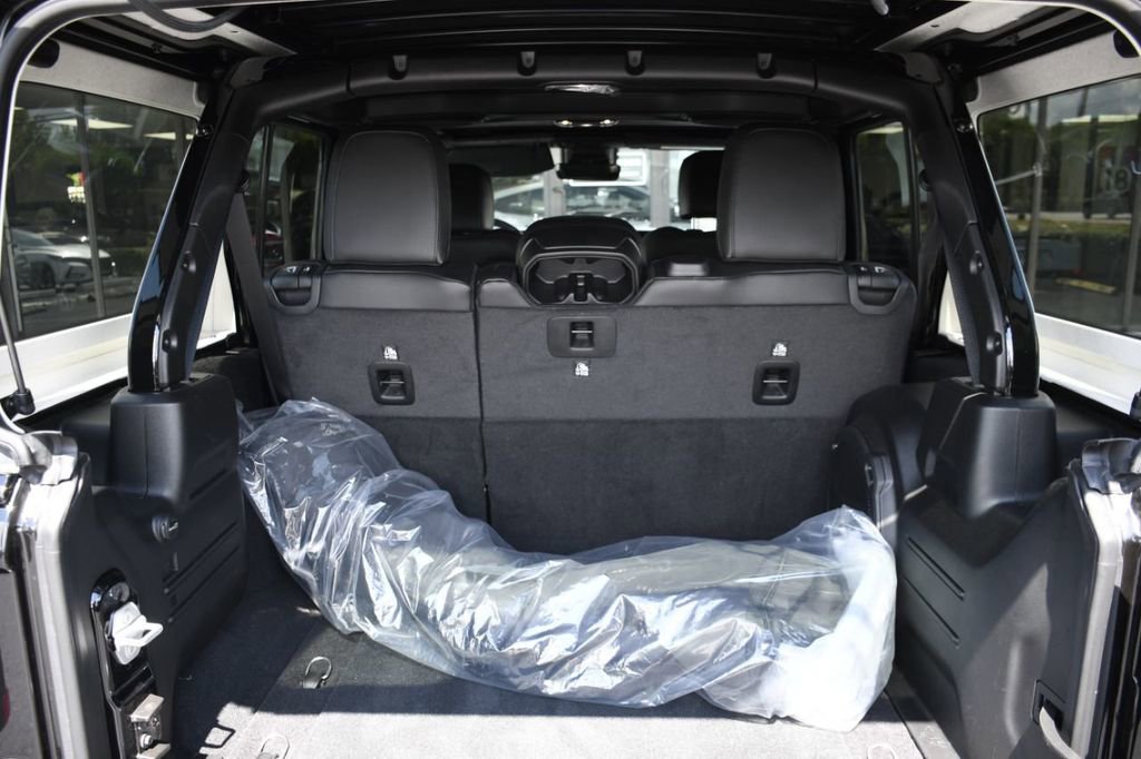 Used 2023 Jeep Wrangler Unlimited Rubicon 392 image 40