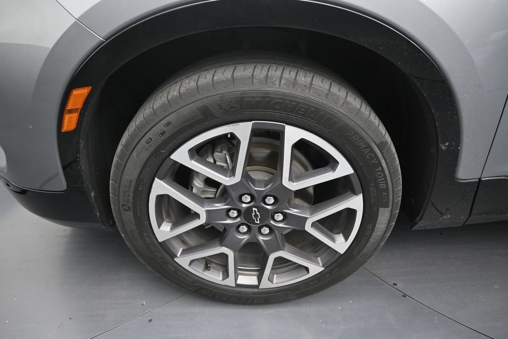 Used 2023 Chevrolet Blazer RS w/ Enhanced Convenience Package FWD image 9