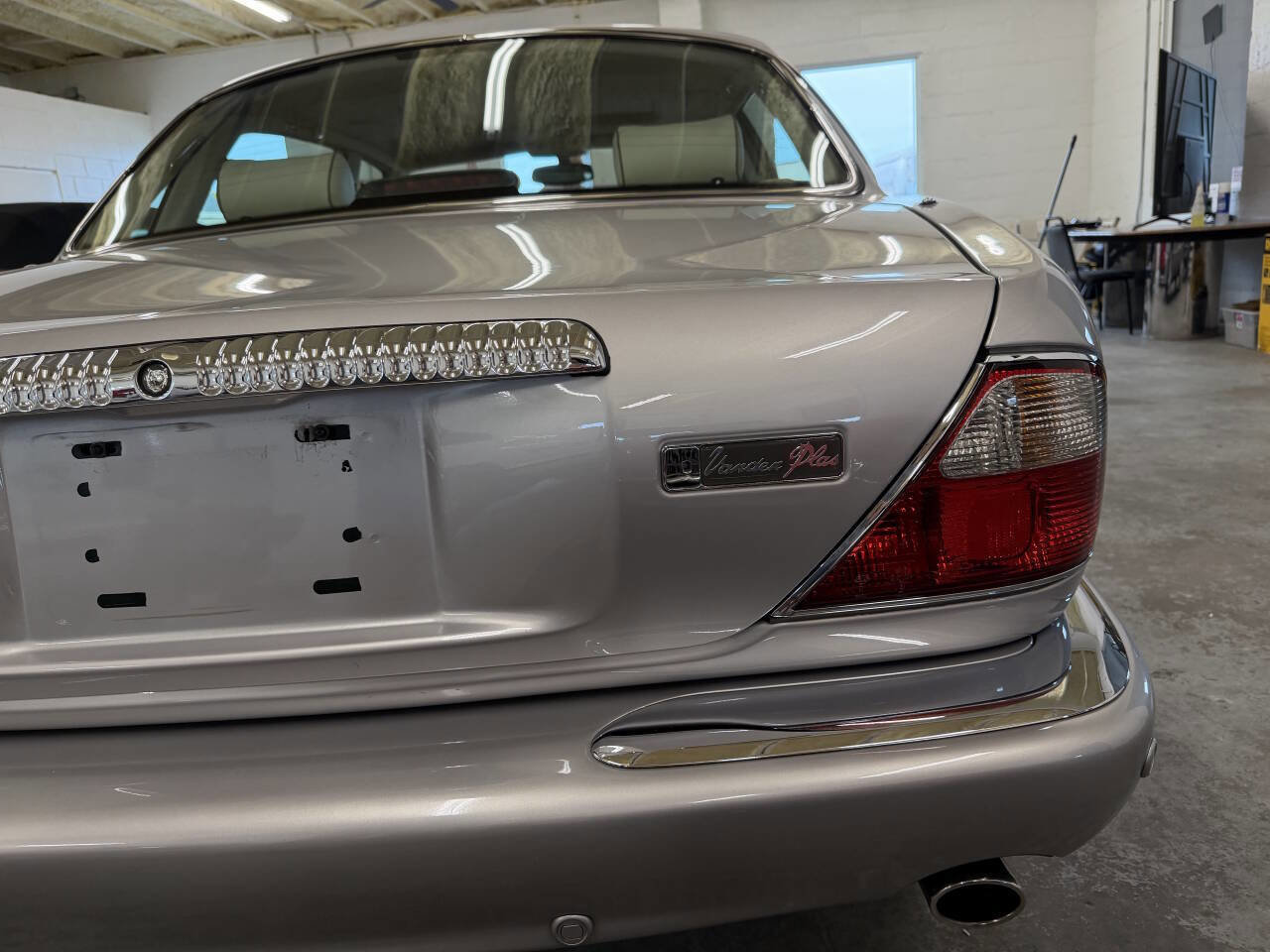 Used 2001 Jaguar XJ Vanden Plas image 6