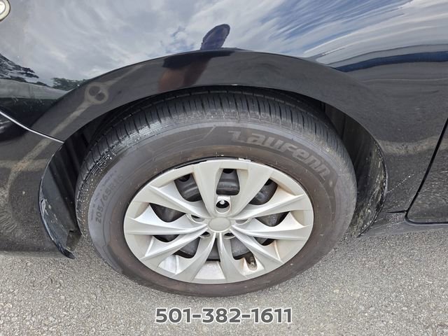 Used 2016 Toyota Camry LE FWD image 9