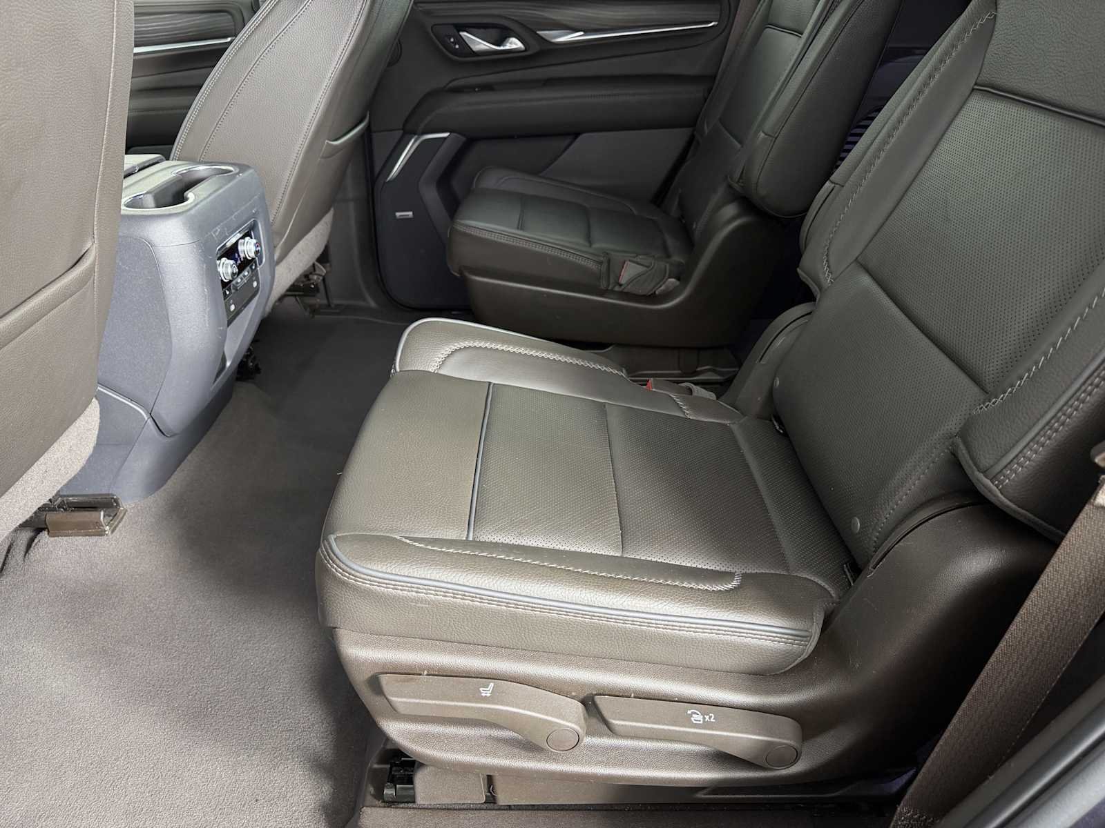 Used 2023 GMC Yukon Denali AWD/4WD image 21