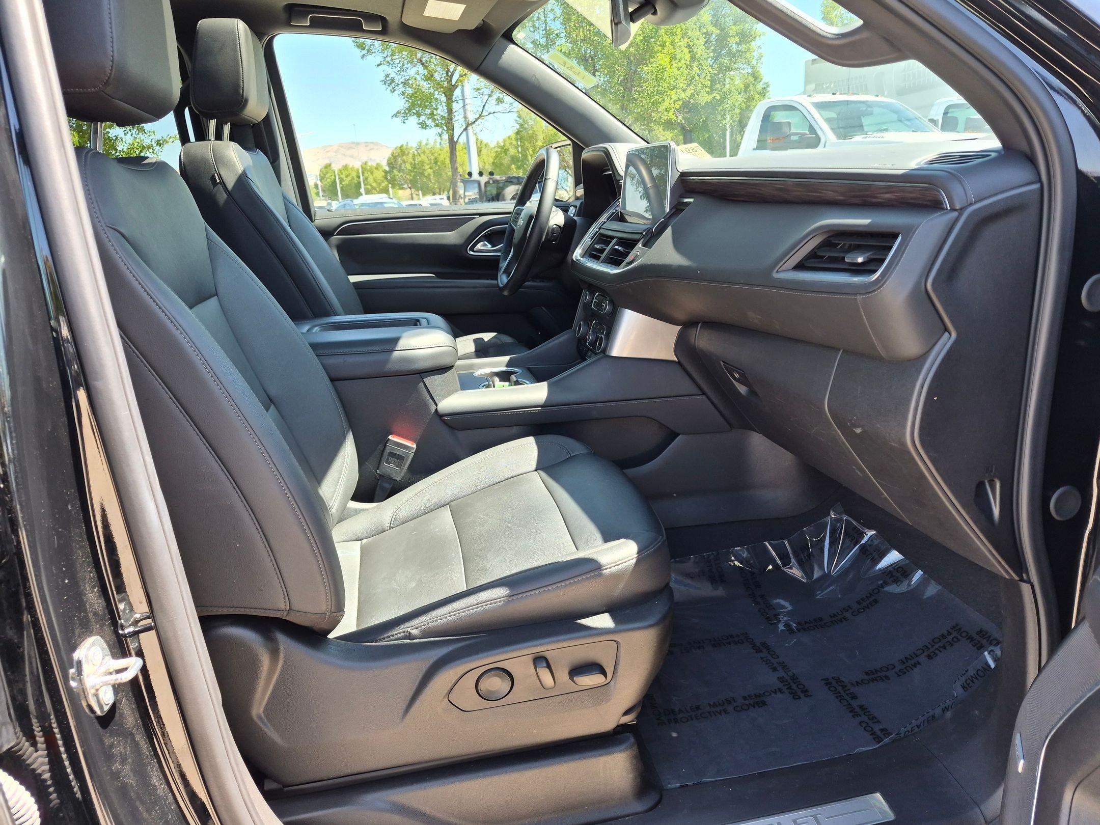 Certified 2023 Chevrolet Tahoe LT w/ Luxury Package AWD/4WD image 33
