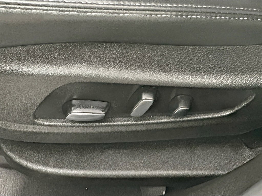 Used 2024 Cadillac XT6 Premium Luxury image 22