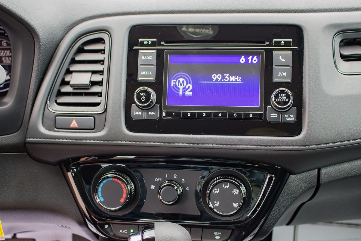 Used 2022 Honda HR-V LX image 26
