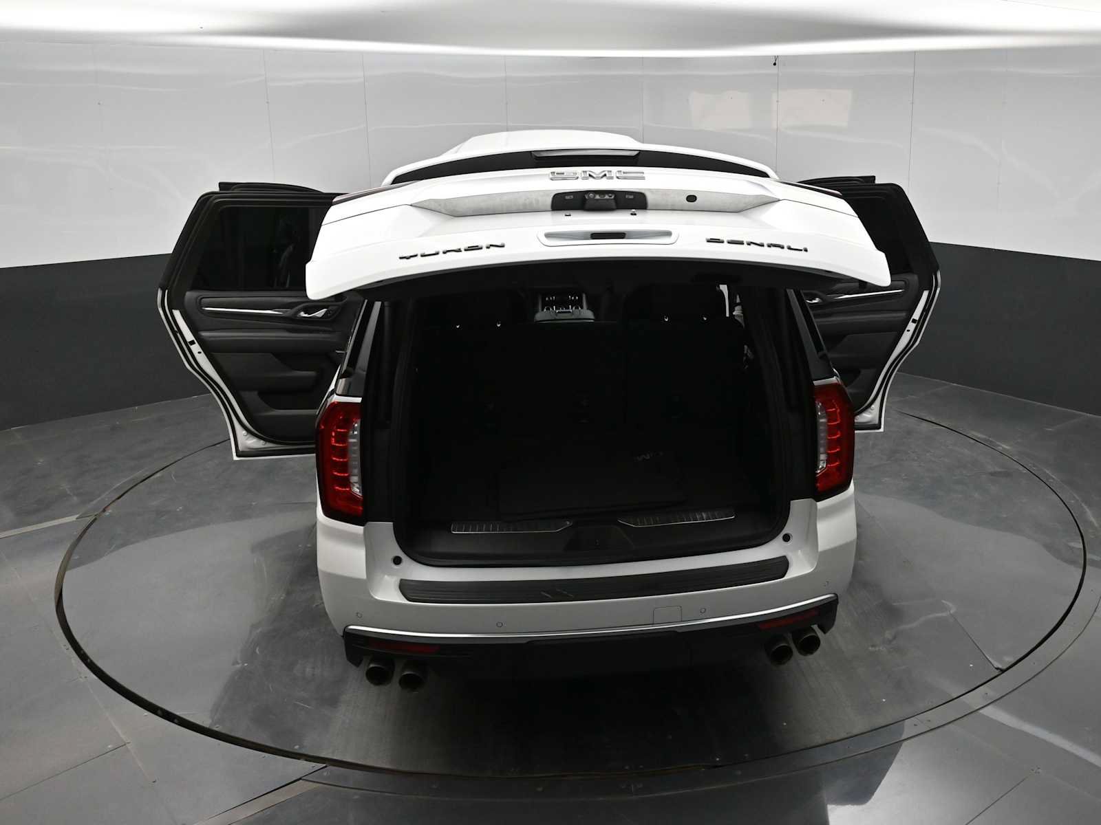 Used 2023 GMC Yukon Denali w/ Denali Reserve Package AWD/4WD image 47