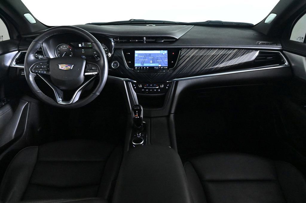 Used 2024 Cadillac XT6 Premium Luxury image 9