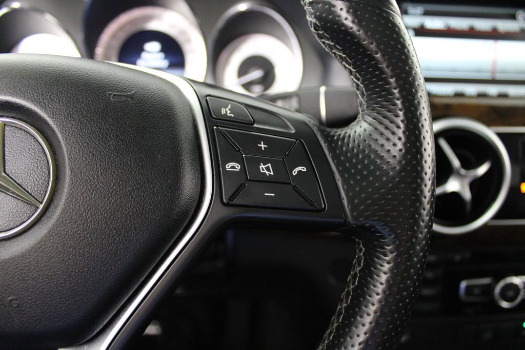 Used 2015 Mercedes-Benz GLK 350 4MATIC image 24
