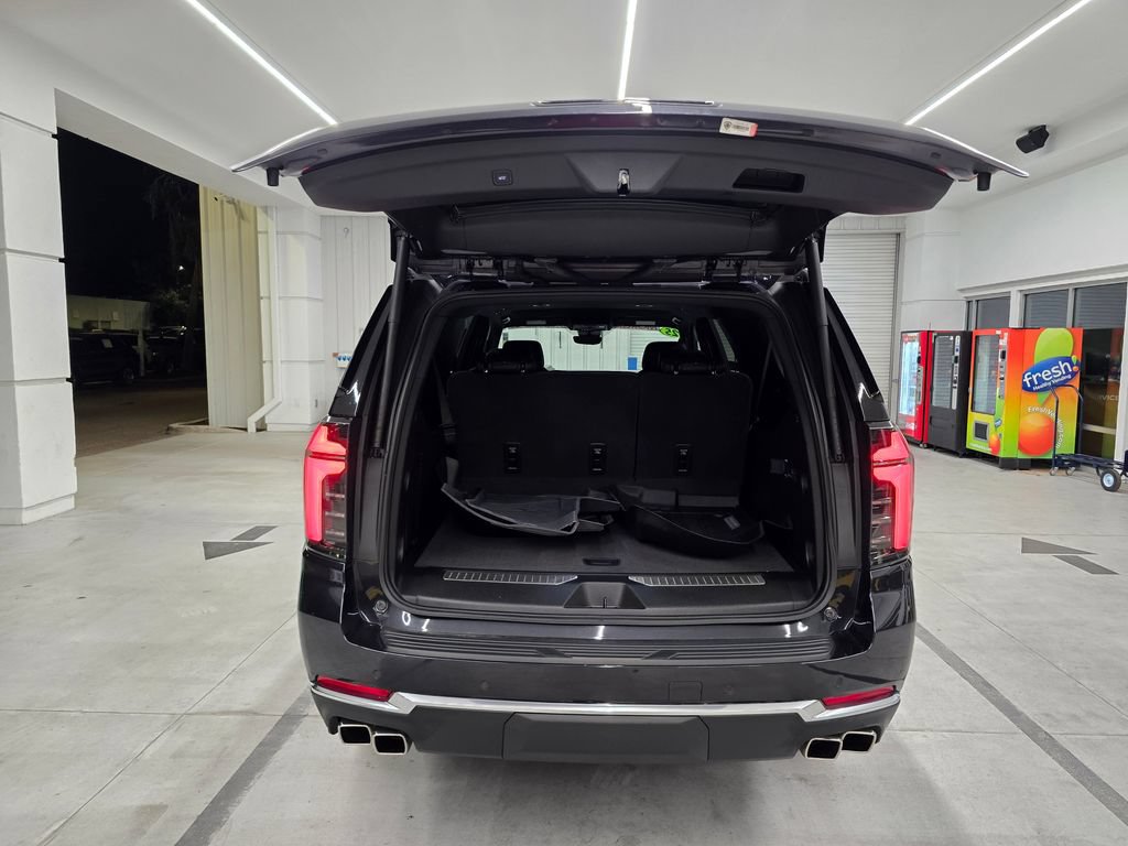 Used 2025 Chevrolet Suburban High Country RWD image 44