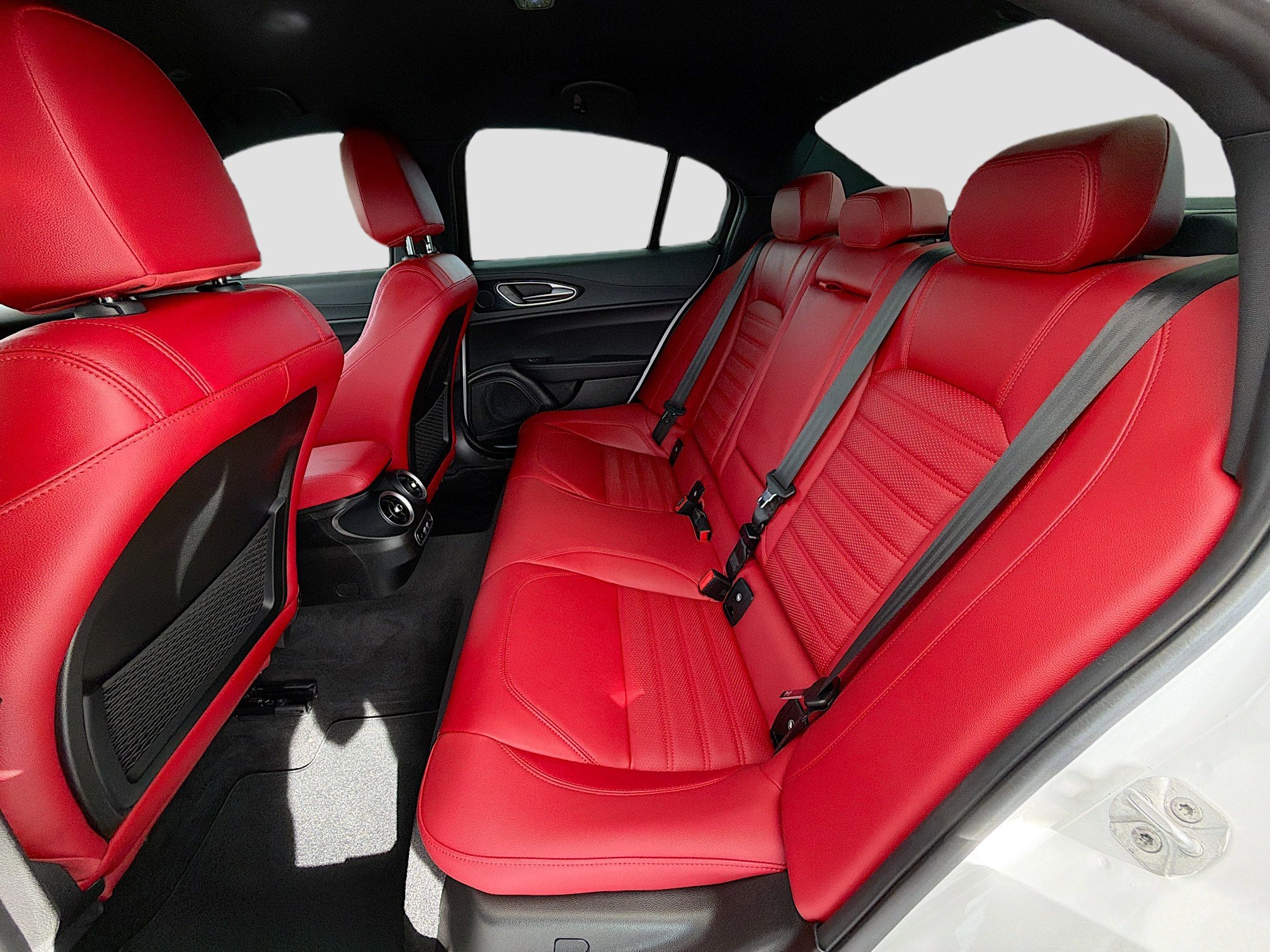 Used 2024 Alfa Romeo Giulia Sprint image 21