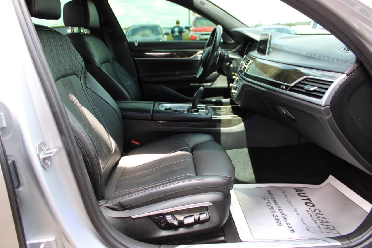 Used 2017 BMW 750i RWD image 45