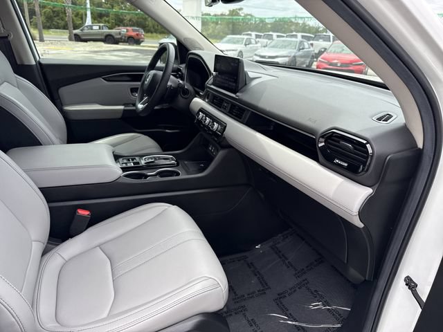 New 2025 Honda Pilot Touring image 19