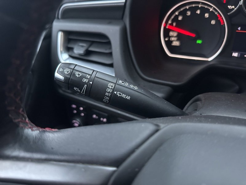 Used 2021 Chevrolet Suburban RST w/ Luxury Package image 28