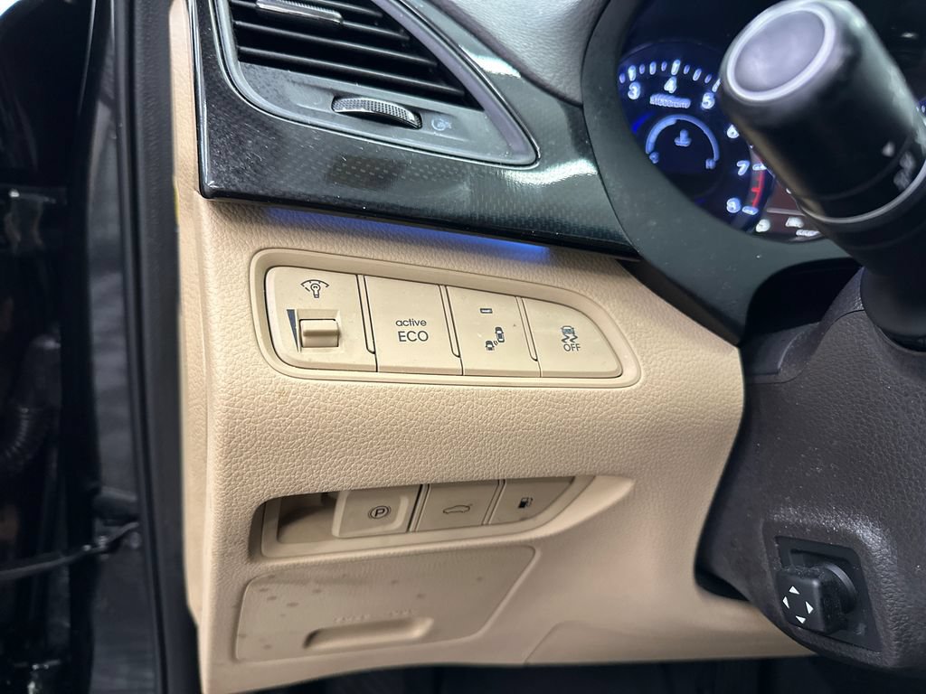Used 2016 Hyundai Azera Limited FWD image 30