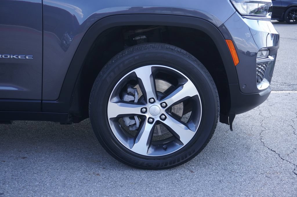 Used 2022 Jeep Grand Cherokee Limited 4xe w/ Luxury Tech Group II AWD/4WD image 13
