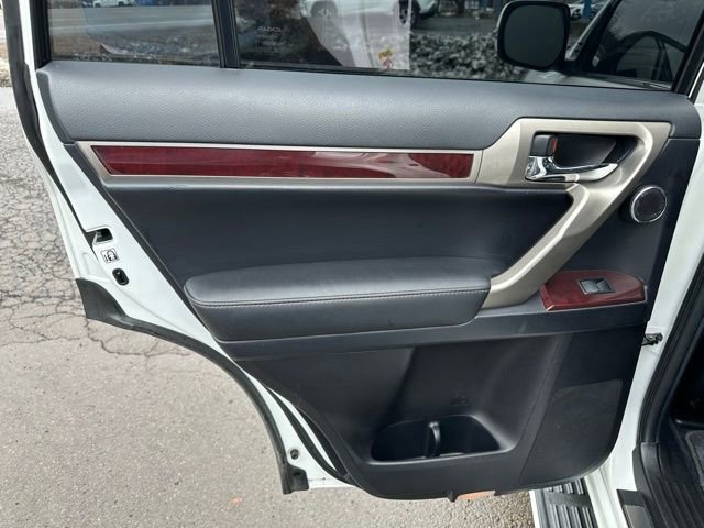 Used 2016 Lexus GX 460 Luxury w/ Preferred Accessory Package image 25