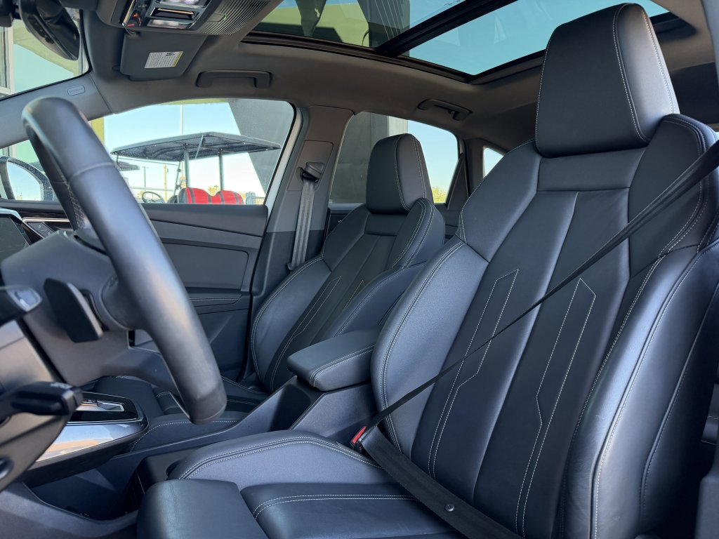 Used 2024 Audi Q4 e-tron Premium w/ Convenience Package image 31