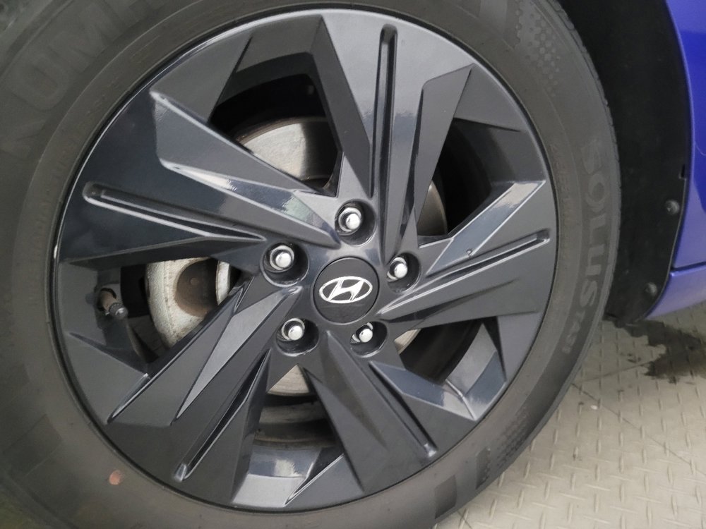 Used 2023 Hyundai Elantra SEL FWD image 31