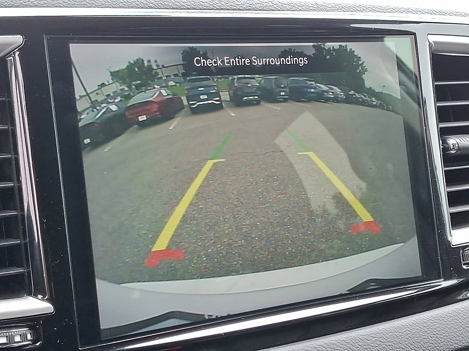 Used 2024 Chrysler Pacifica Touring-L image 19