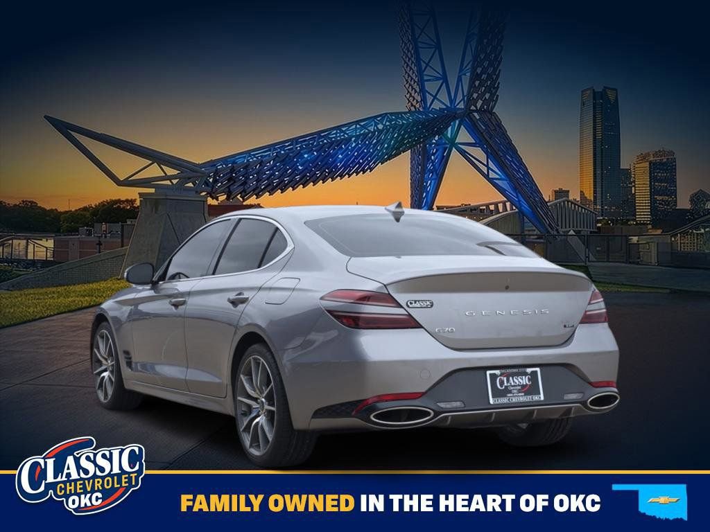 Used 2022 Genesis G70 3.3T RWD image 5