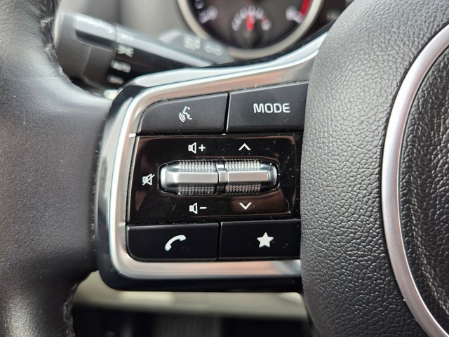 Used 2024 Kia Carnival LX image 21