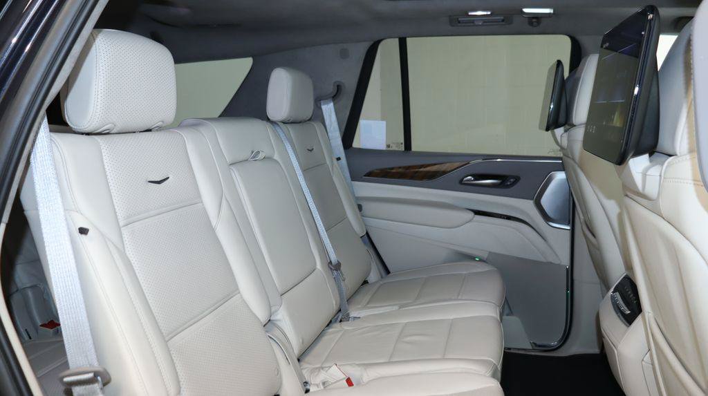 Used 2024 Cadillac Escalade Sport Platinum w/ Heavy-Duty Trailer Package AWD/4WD image 25