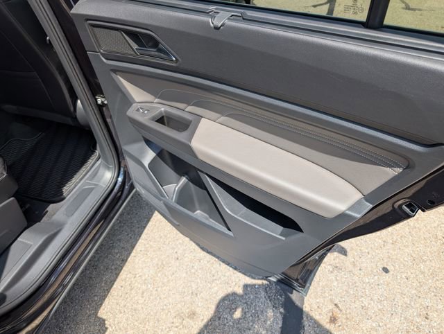 Used 2023 Volkswagen Atlas SE w/ Panoramic Sunroof Package AWD/4WD image 7