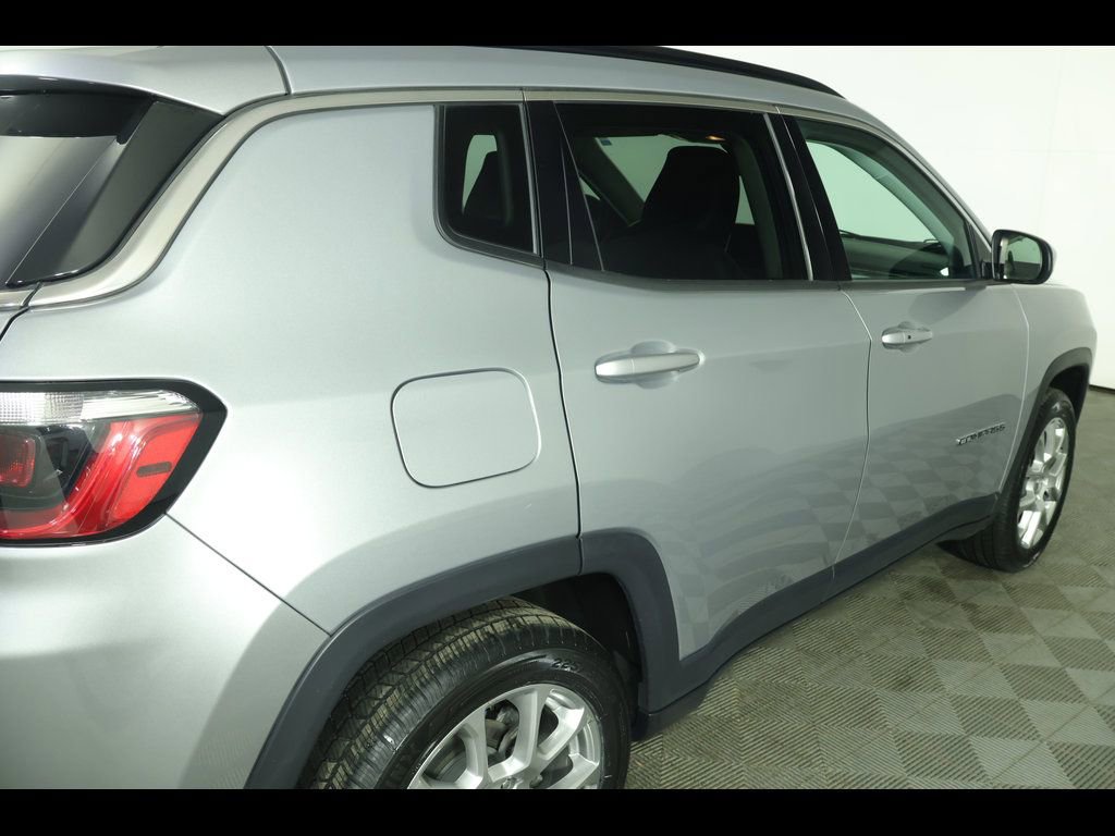 Used 2022 Jeep Compass Latitude image 17