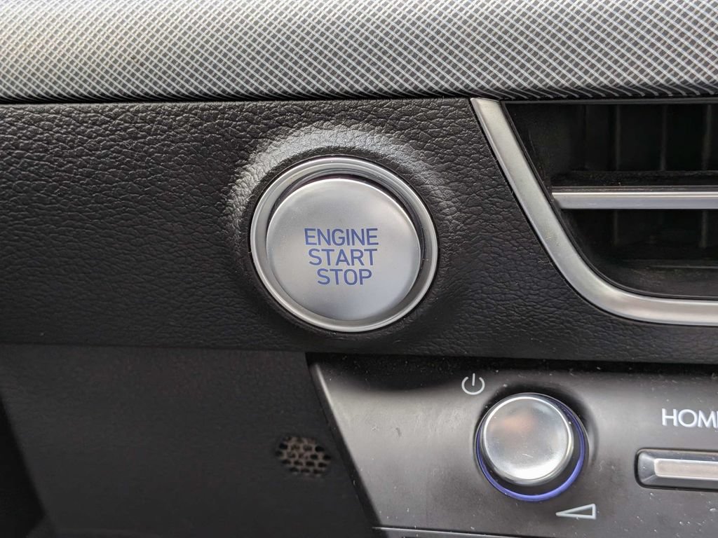 Used 2025 Hyundai Sonata SEL FWD image 26