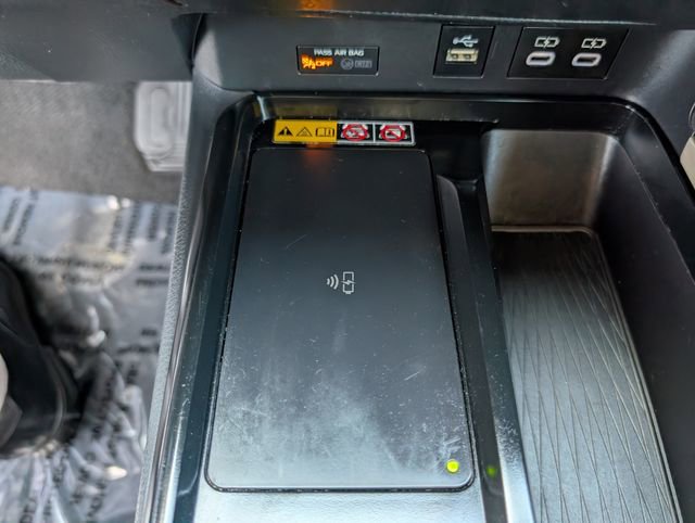 Used 2025 Toyota Camry LE FWD image 4