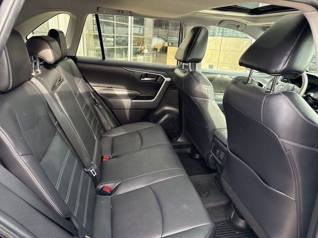 Used 2023 Toyota RAV4 XLE Premium image 31