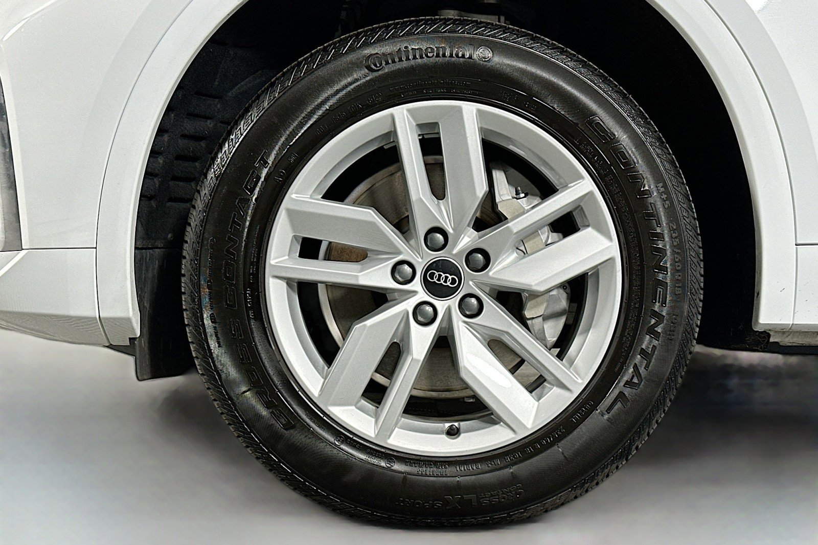 Used 2023 Audi Q5 2.0T Premium w/ Convenience Package image 11