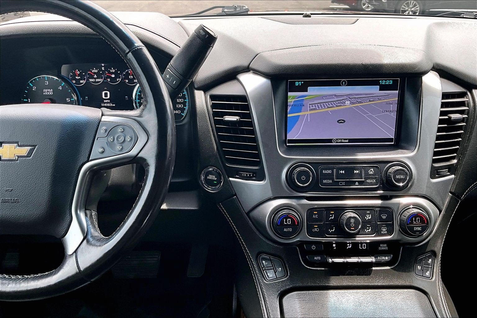 Used 2018 Chevrolet Suburban Premier AWD/4WD image 6