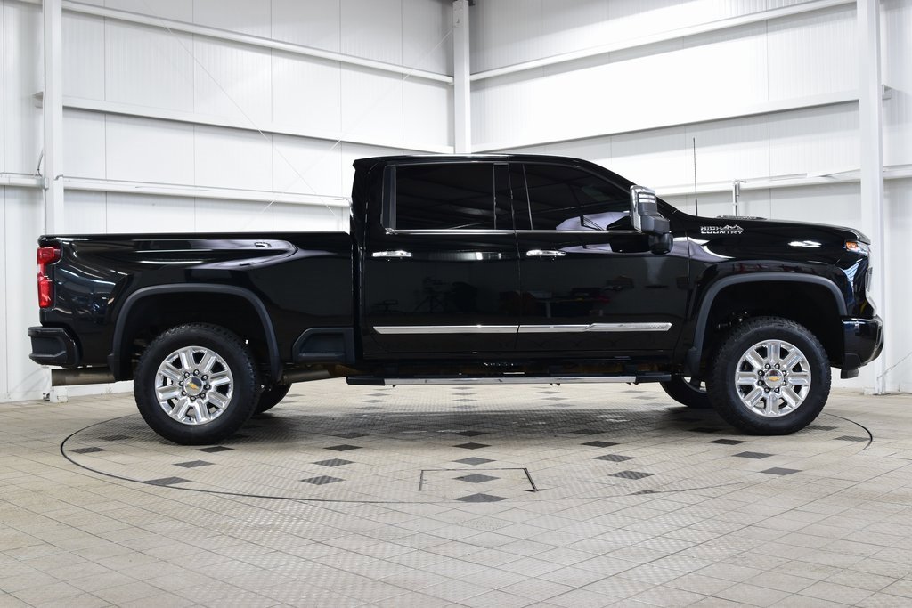 Used 2024 Chevrolet Silverado 2500 High Country image 9
