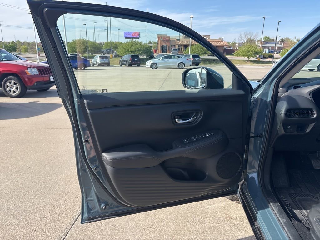Certified 2025 Honda HR-V EX-L image 9