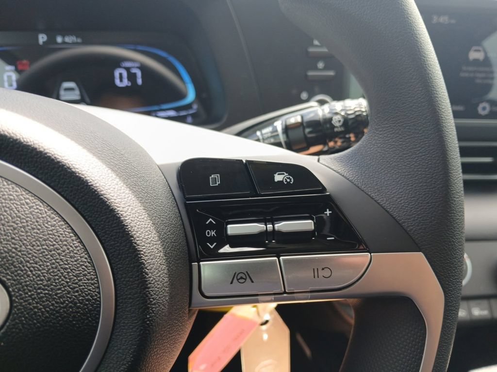 New 2026 Hyundai Elantra SE FWD image 17