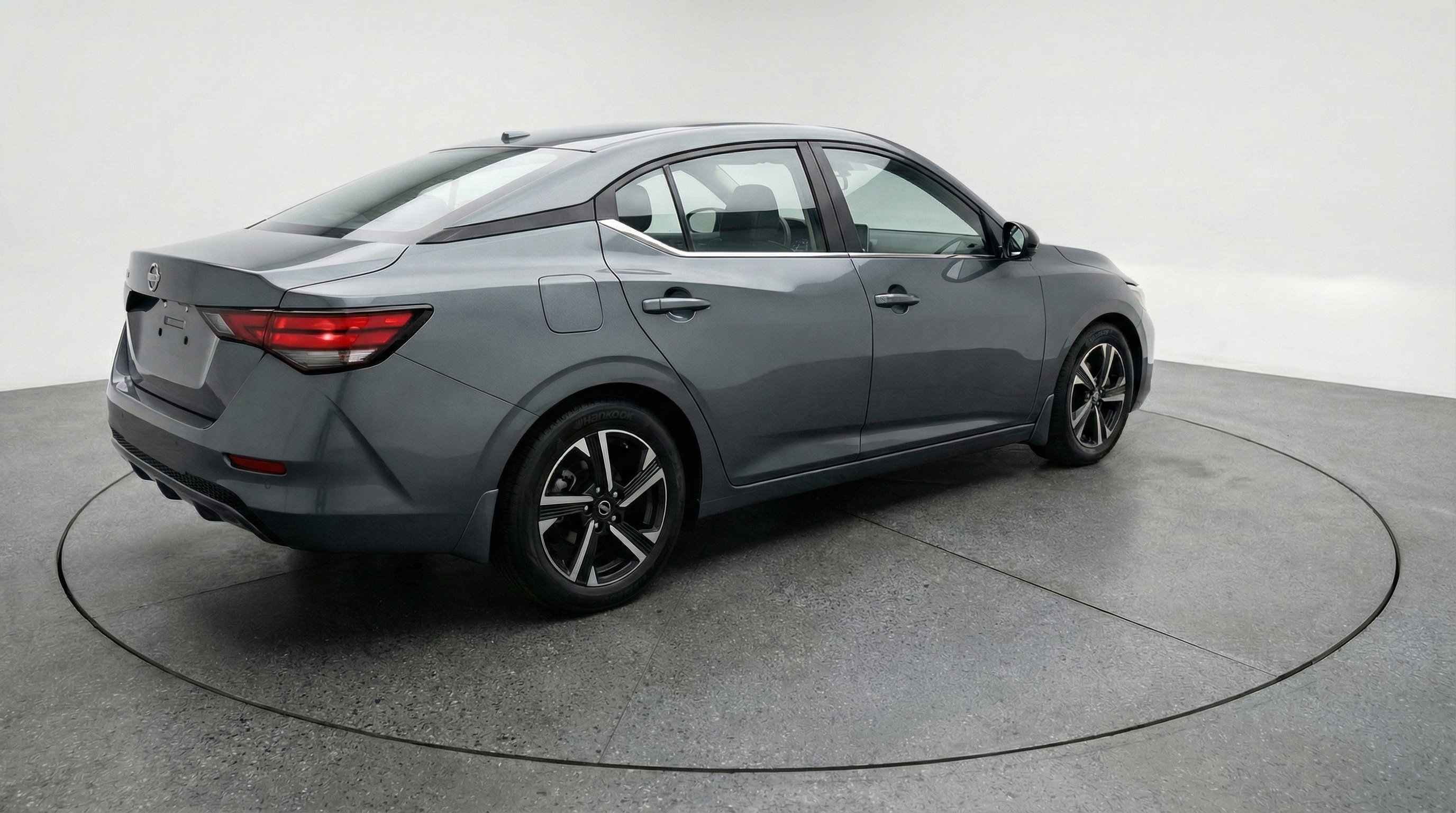 Used 2025 Nissan Sentra SV FWD image 9