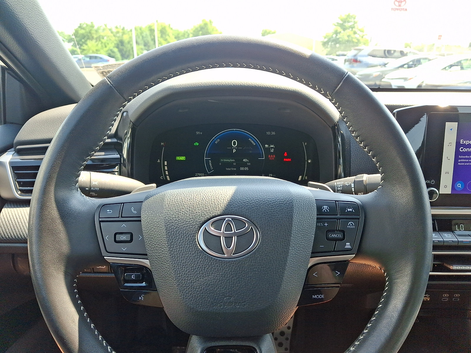 Used 2025 Toyota Camry SE w/ Convenience Package FWD image 18