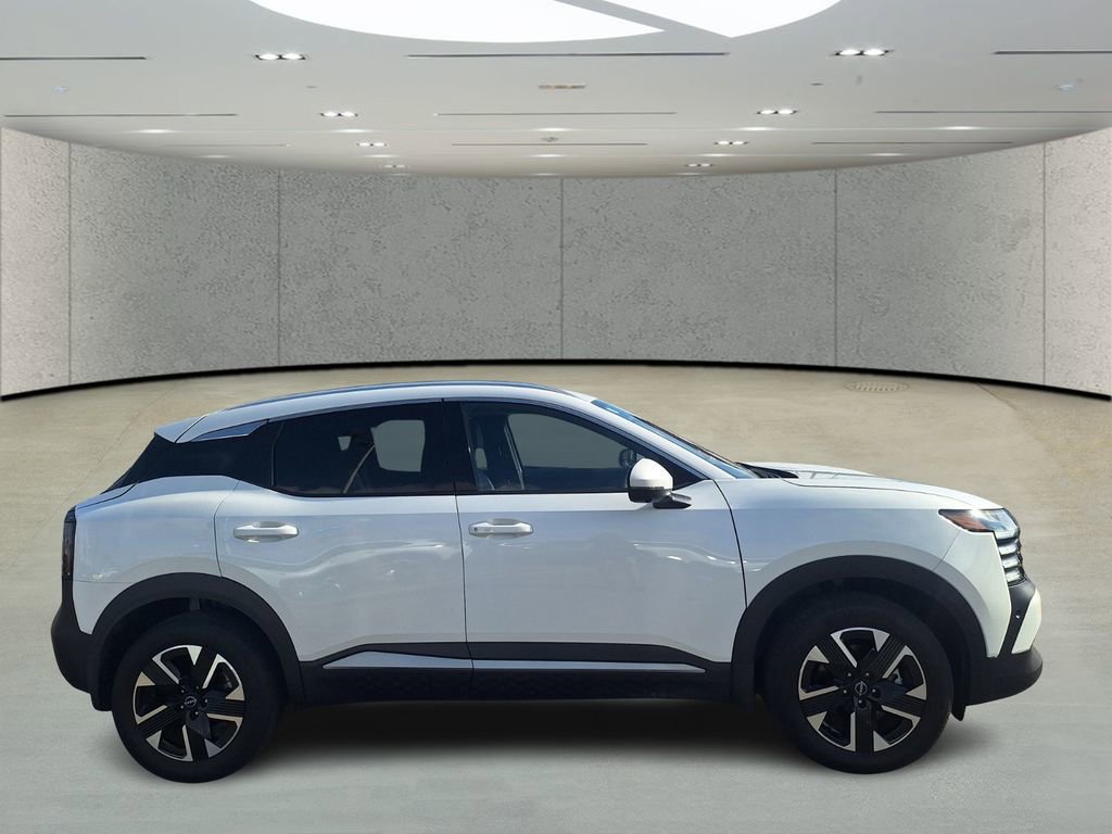 Used 2025 Nissan Kicks SR image 5