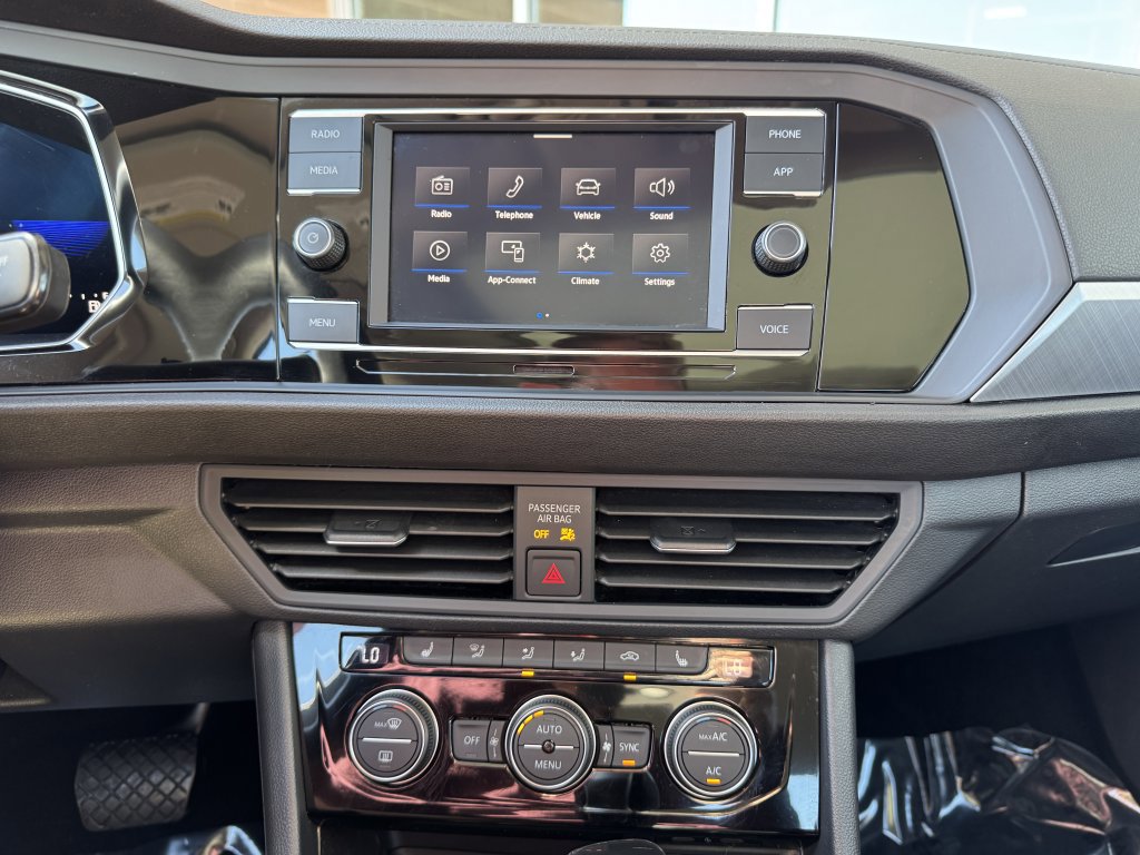 Used 2022 Volkswagen Jetta SE w/ Panoramic Sunroof Package image 20