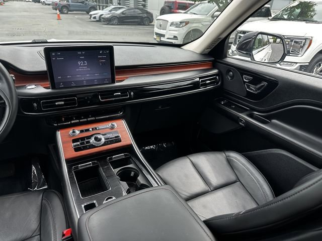 Certified 2024 Lincoln Aviator Reserve w/ Elements Package Plus AWD/4WD image 17
