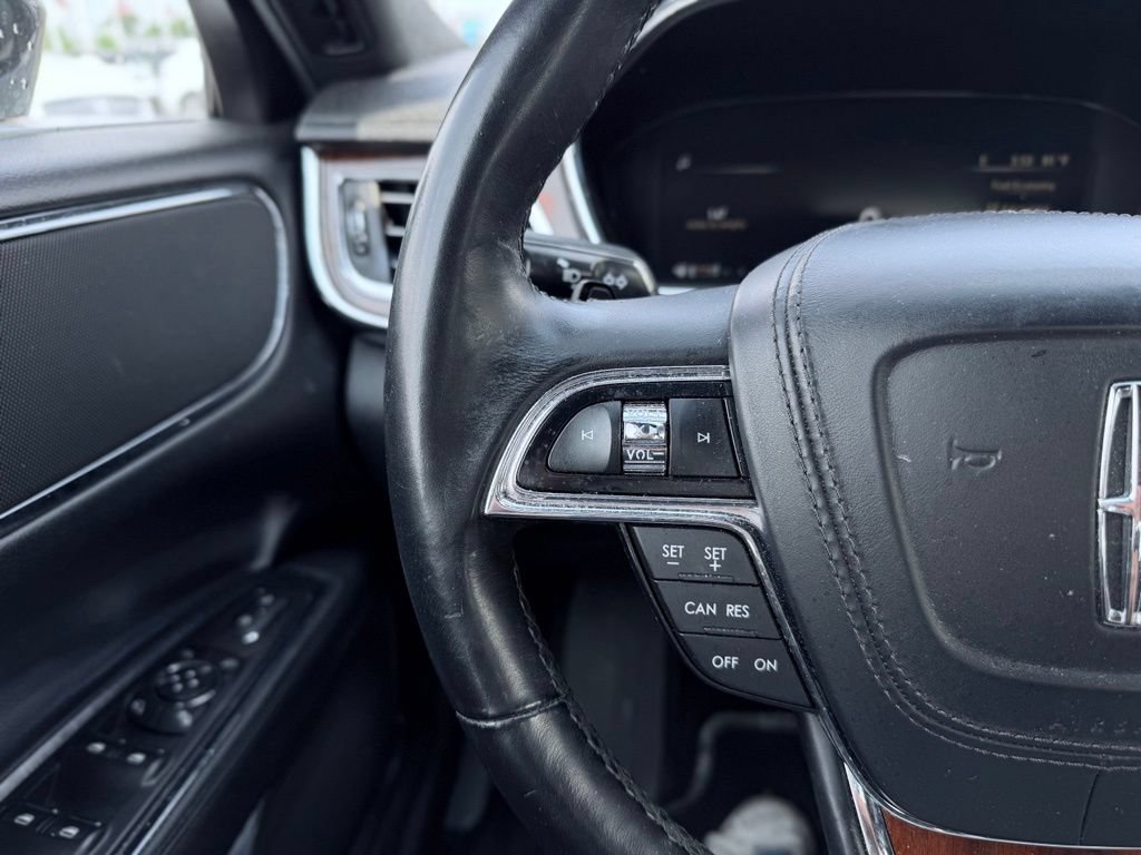 Used 2017 Lincoln Continental Select w/ Climate Package AWD/4WD image 30