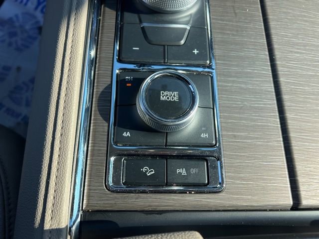 Used 2024 Ford Expedition Limited image 24