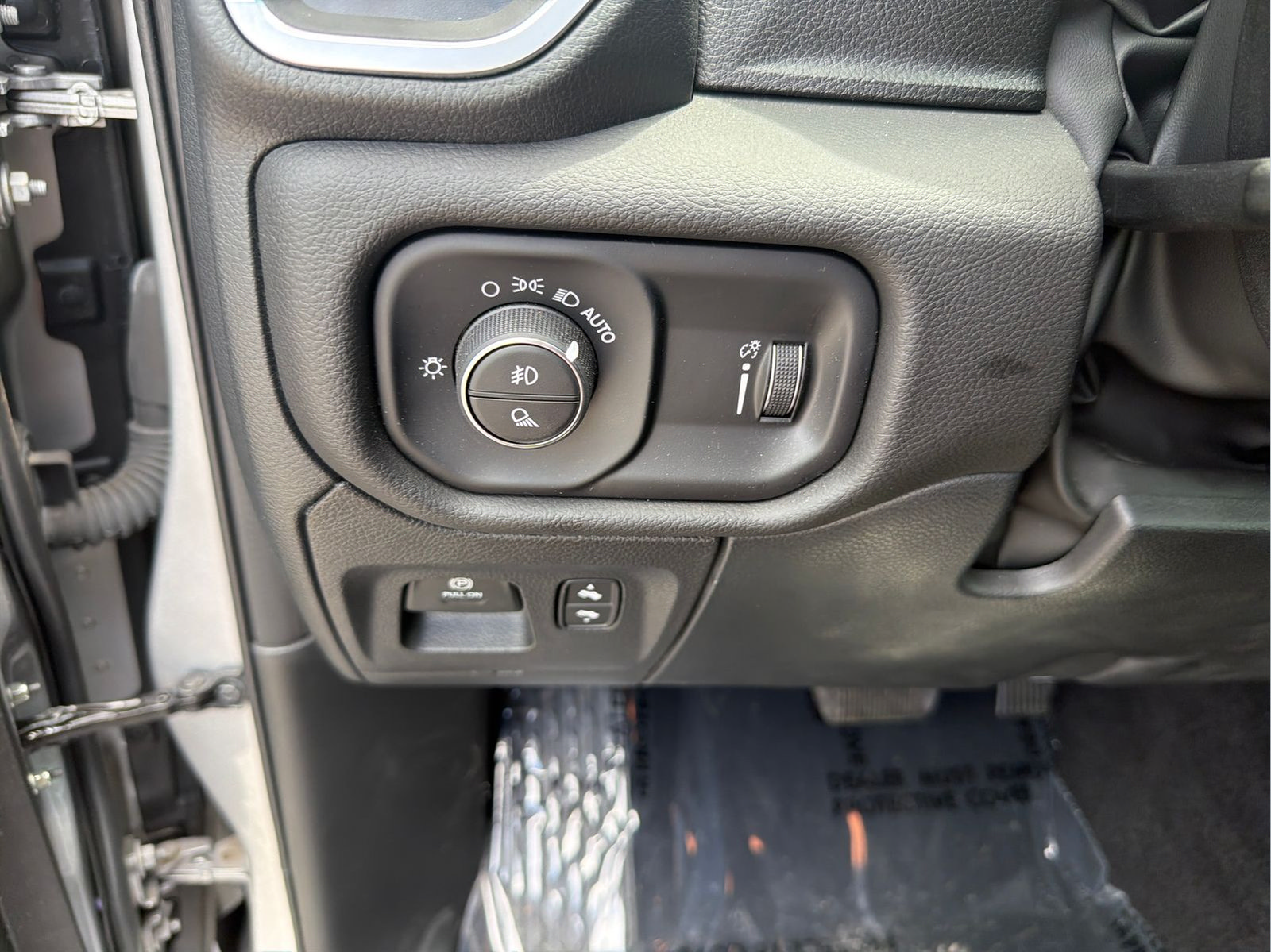 Used 2025 RAM 1500 Big Horn RWD image 15