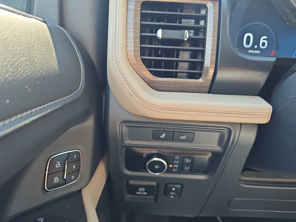 Used 2024 Ford Expedition Max Limited AWD/4WD image 25